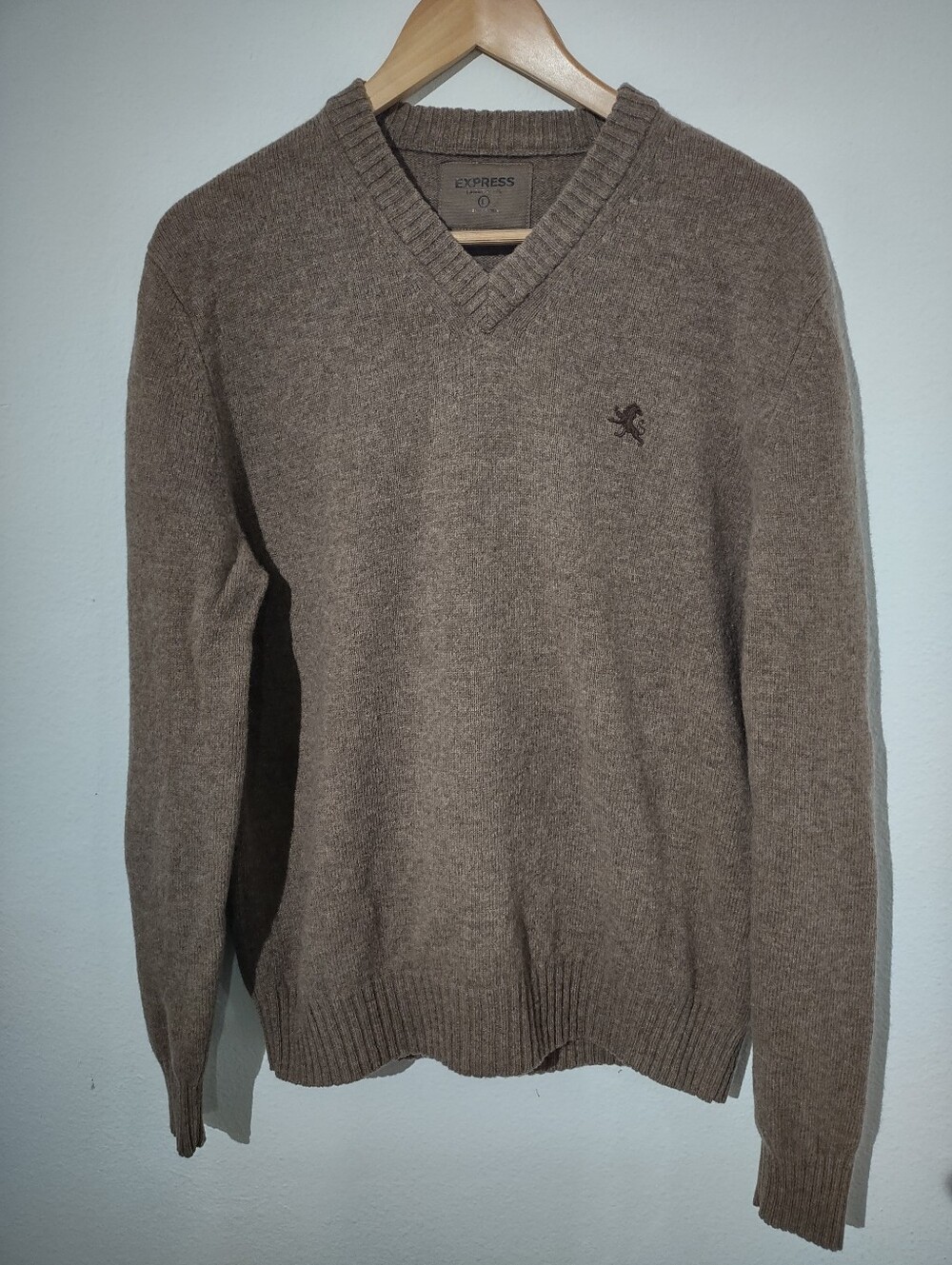 Express Men’s Large 100% Lambswool V-Neck Sweater Brown Mocha Pullover